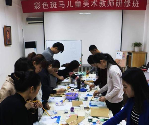 彩色斑马儿童美术