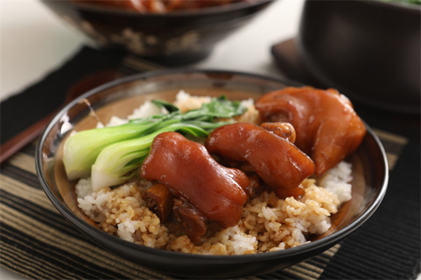 春哥猪蹄饭加盟