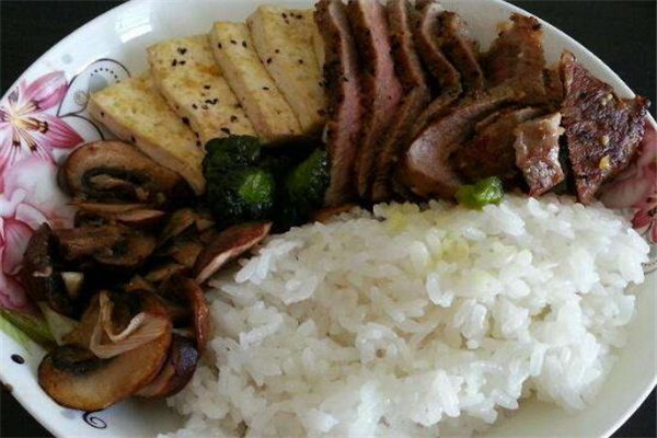 老羊家牛排饭