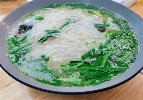 烦歌乌鸡米线