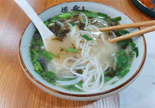 烦歌乌鸡米线