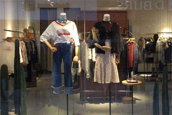 茜蔚服饰加盟