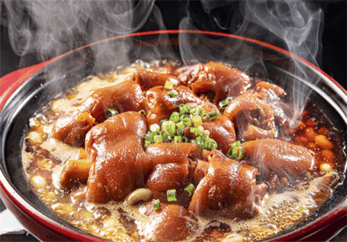 有红鸡毛店川菜加盟