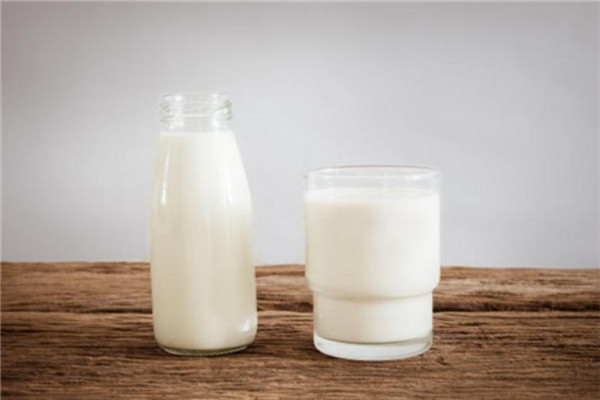 牛乳星鲜奶吧加盟