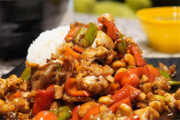 富贵牛蛙饭加盟