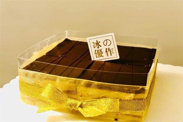 冰之优作雪域慕斯蛋糕
