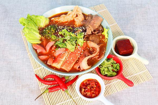 菜小青麻辣烫加盟