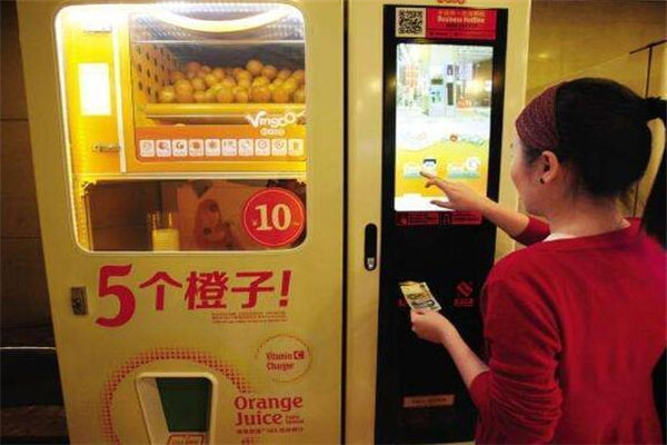 五个橙子榨汁机加盟
