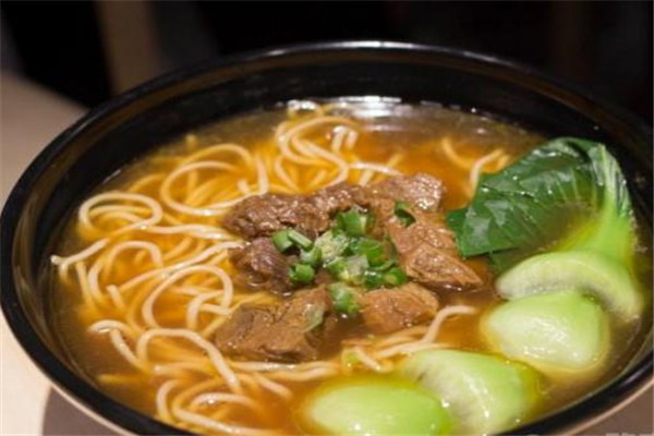 中阿兰牛肉拉面