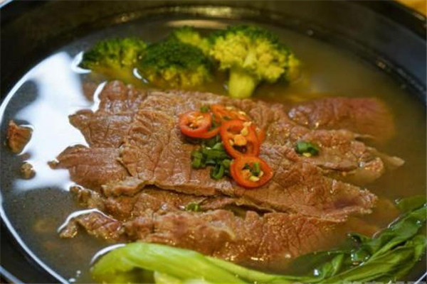 中阿兰牛肉拉面