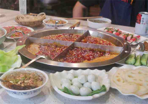 俏媳妇家庭火锅