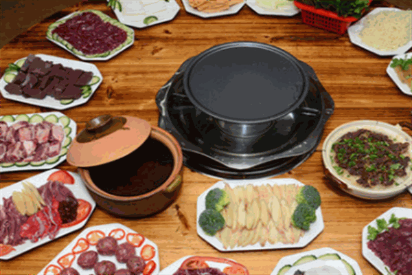 蜀皇全牛宴菌汤鲜黄牛肉