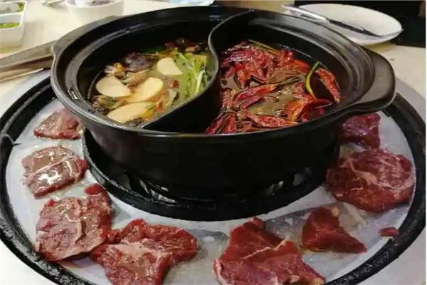 蜀皇全牛宴菌汤鲜黄牛肉
