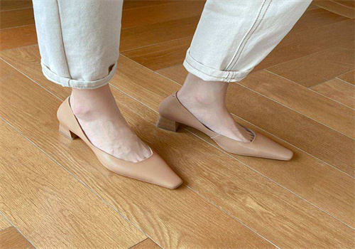 嘉宝莉鞋子