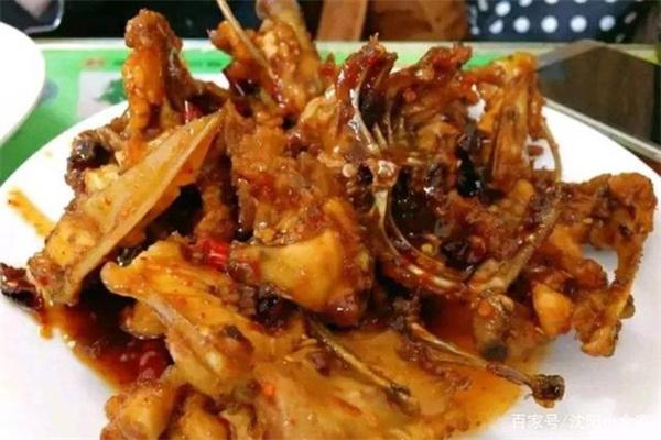老西镇香辣鸡架加盟