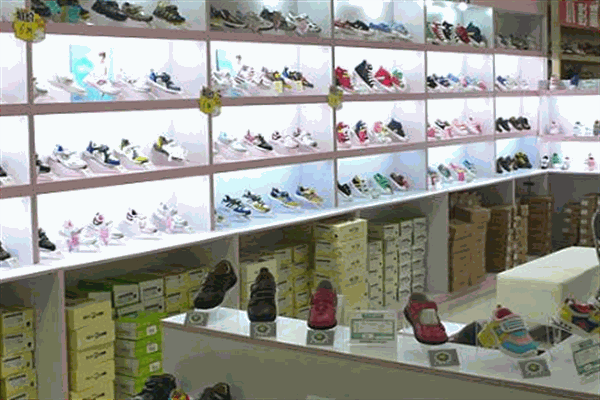童话村童鞋店