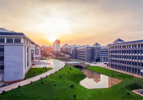 云麦学院