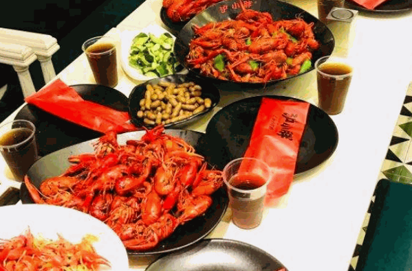 上海沪小胖小龙虾