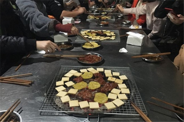 小豆腐烧烤加盟