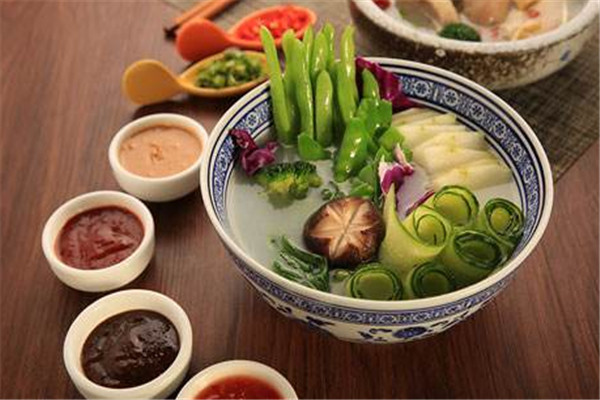 千里寻味麻辣烫加盟