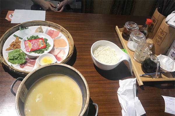 尚顺号过桥米线