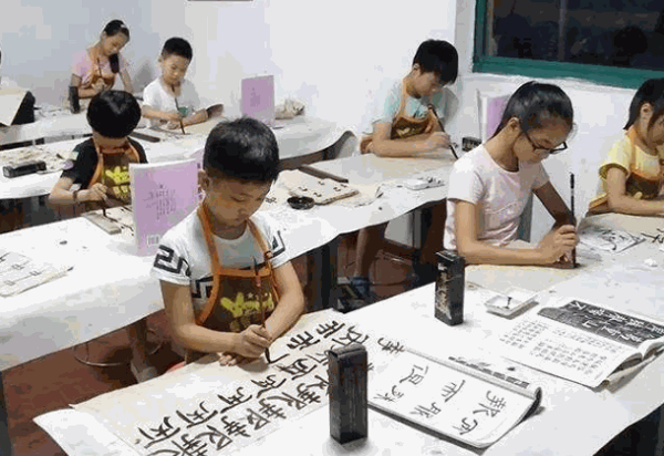 美中国字硬笔书法班