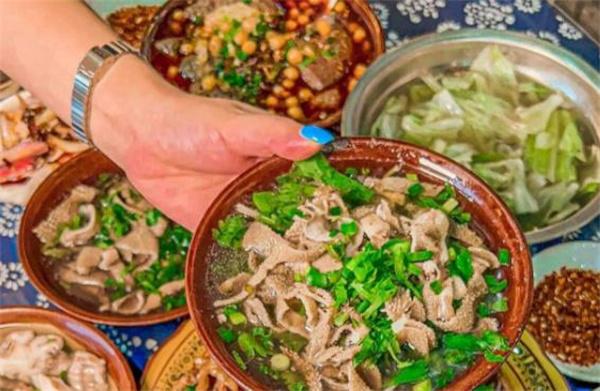 乐山翘脚牛肉汤锅
