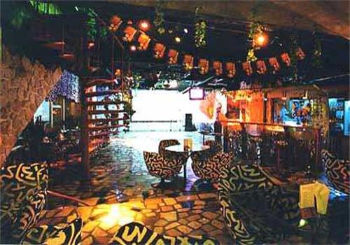 幕本酒吧