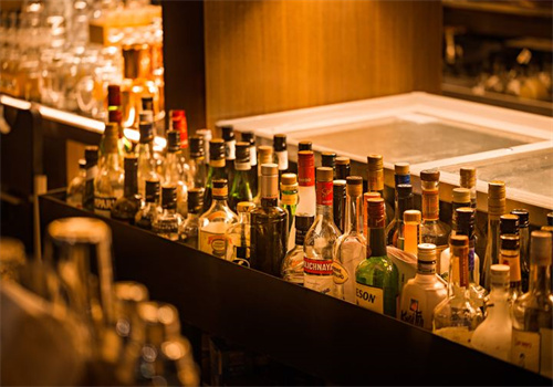 幕本酒吧