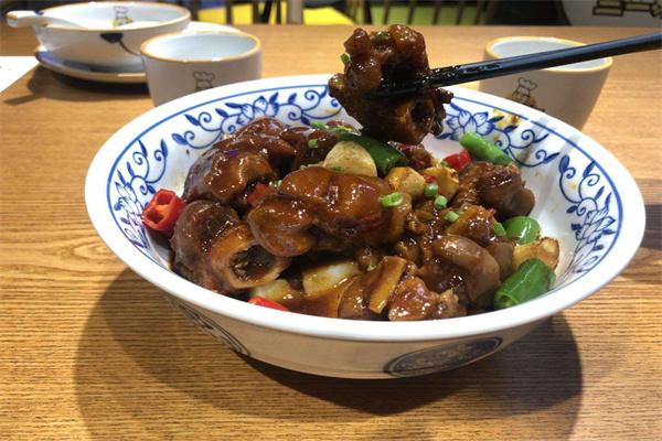 三一满哥湘菜加盟