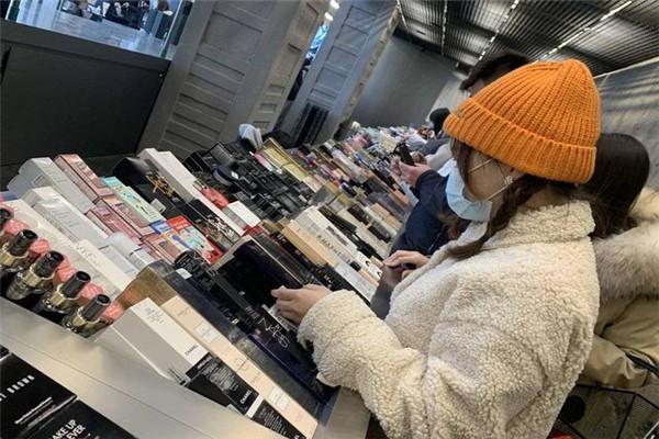 黑洞美妆加盟