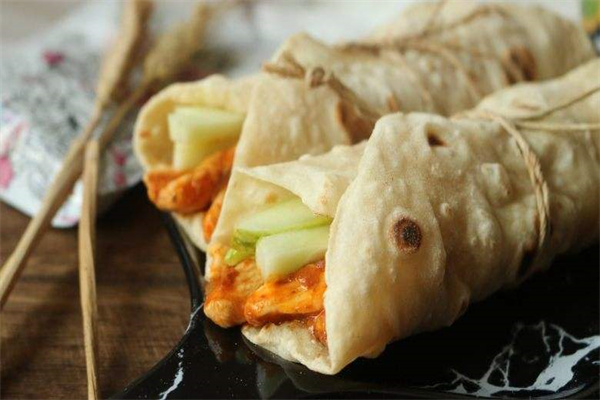大饼卷鸡柳
