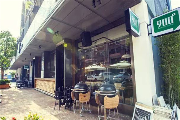 900℃烧烤工场加盟