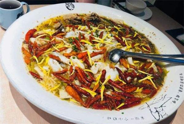 酸渡老坛子酸菜鱼