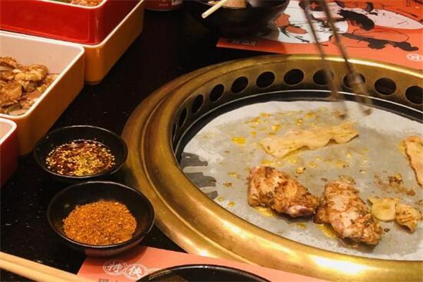 东门传统炭火烤肉