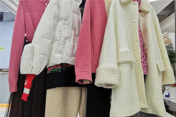 梦蝶服装店加盟