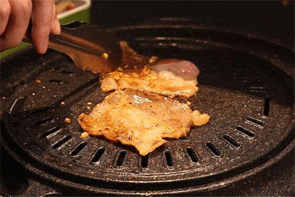 东门传统炭火烤肉