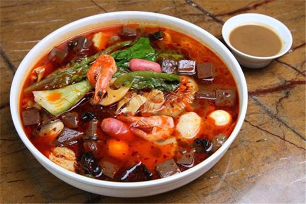 七婆麻辣烫加盟