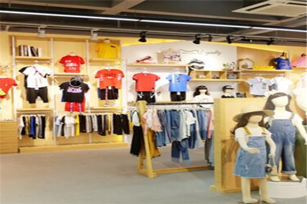 爱祖儿童装店