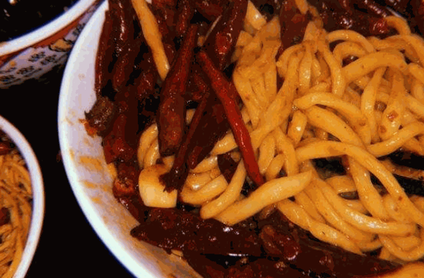 杨记跷脚牛肉面