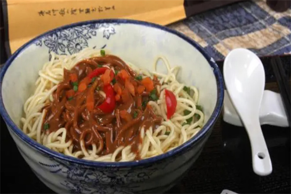 江城品润面馆