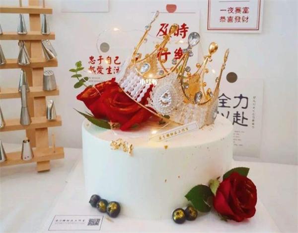 红玫瑰蛋糕