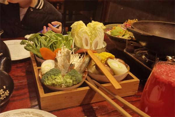 披头士和牛火锅