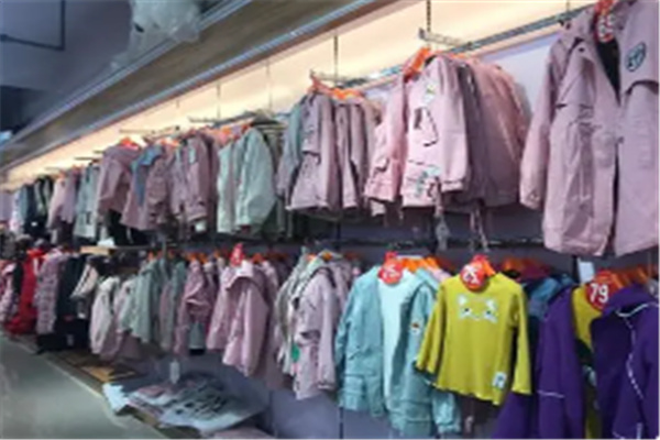 衣世界服装批发城加盟
