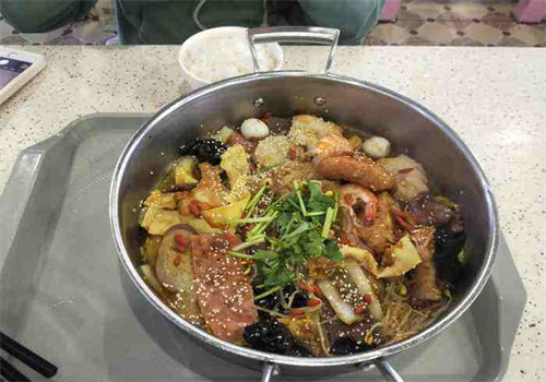 黄大爷满汉三汁焖锅