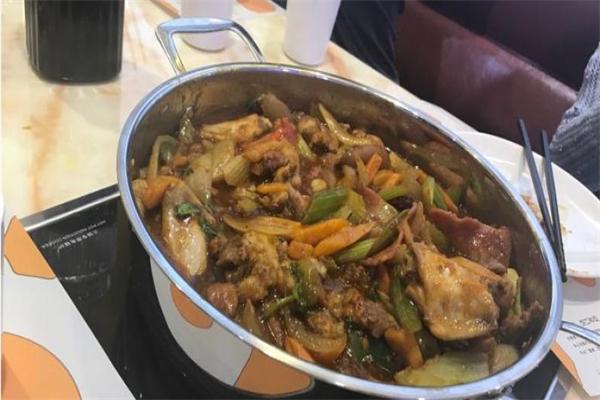 京御皇三汁焖锅加盟