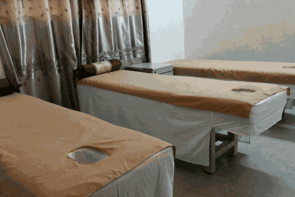 中艾堂艾灸养生馆