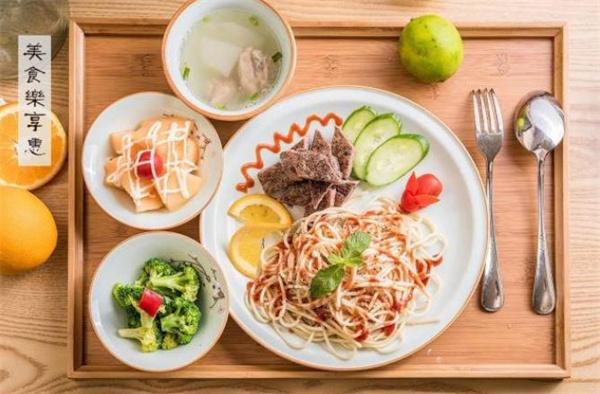 叉子汤勺轻食