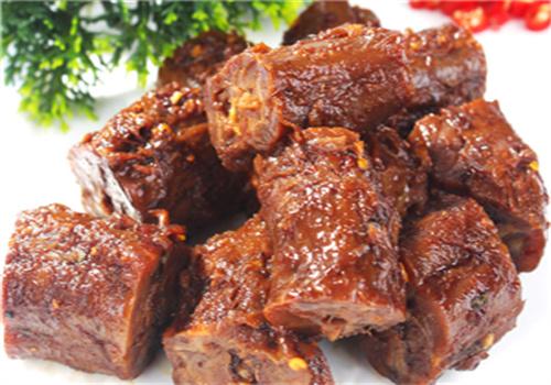黄小乐现捞鸭脖