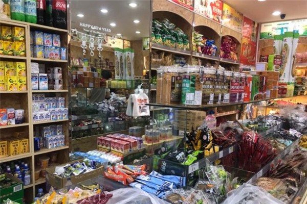 百宝箱休闲零食加盟